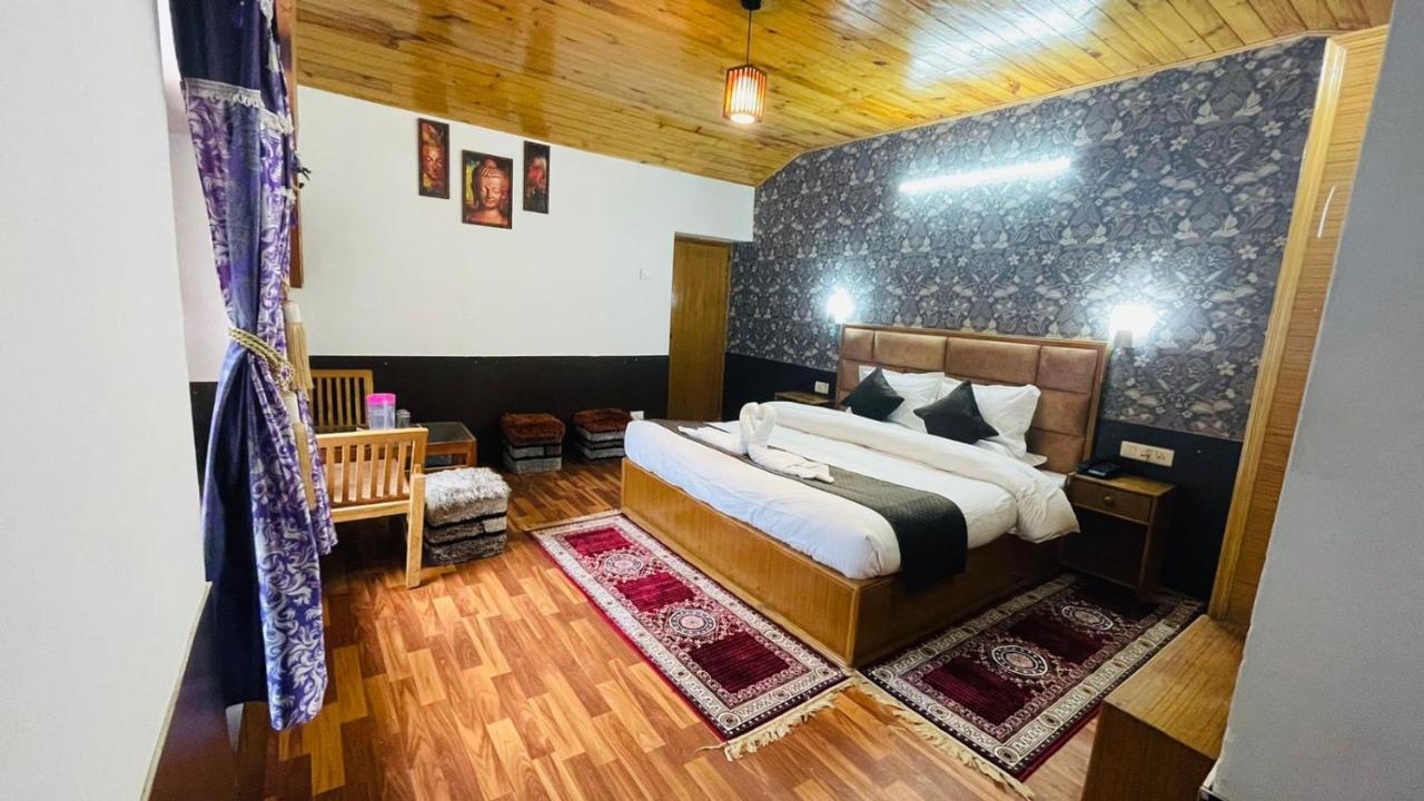 Hotel New Hilltop Inn Манали Экстерьер фото
