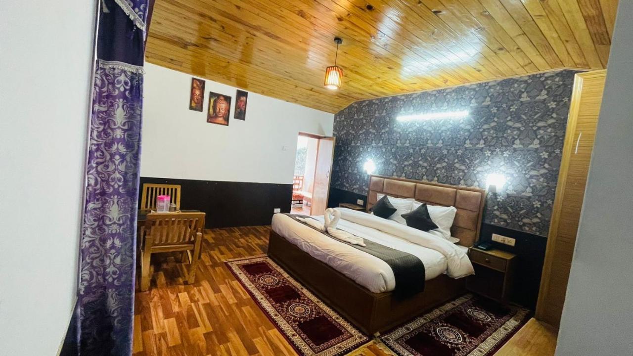 Hotel New Hilltop Inn Манали Экстерьер фото