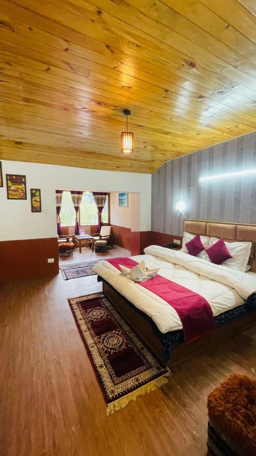Hotel New Hilltop Inn Манали Экстерьер фото
