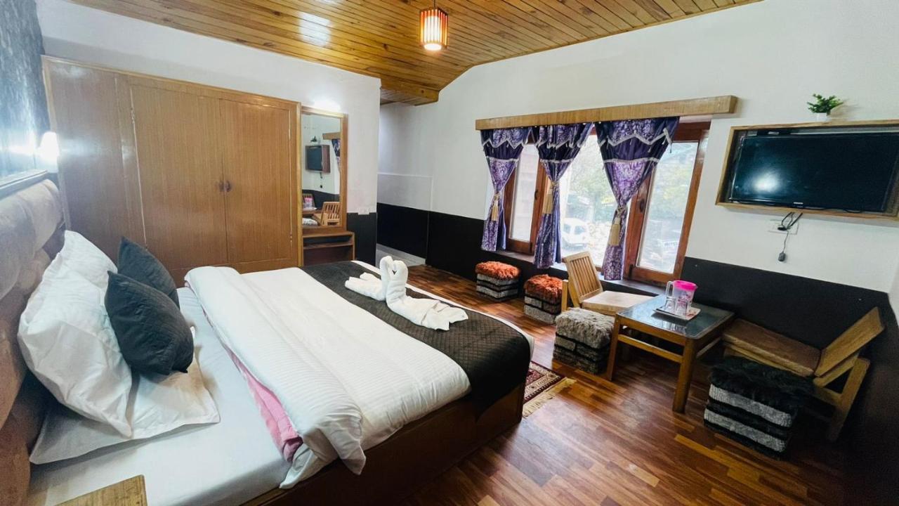 Hotel New Hilltop Inn Манали Экстерьер фото