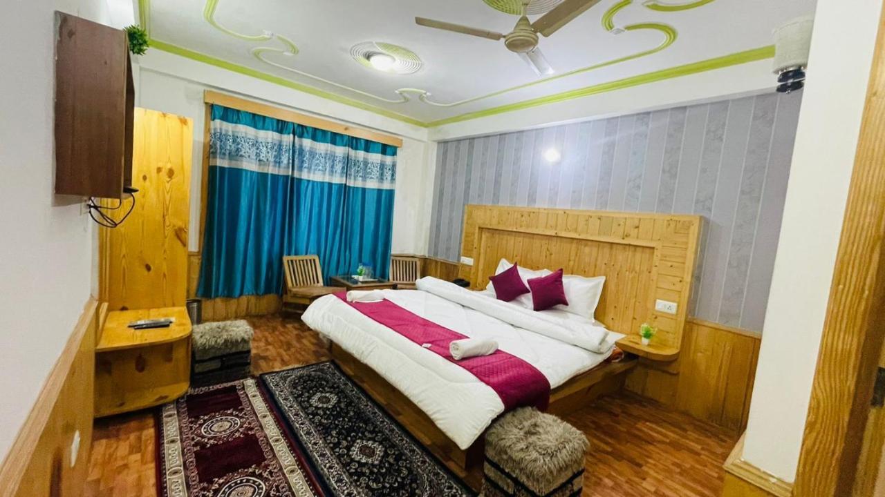 Hotel New Hilltop Inn Манали Экстерьер фото